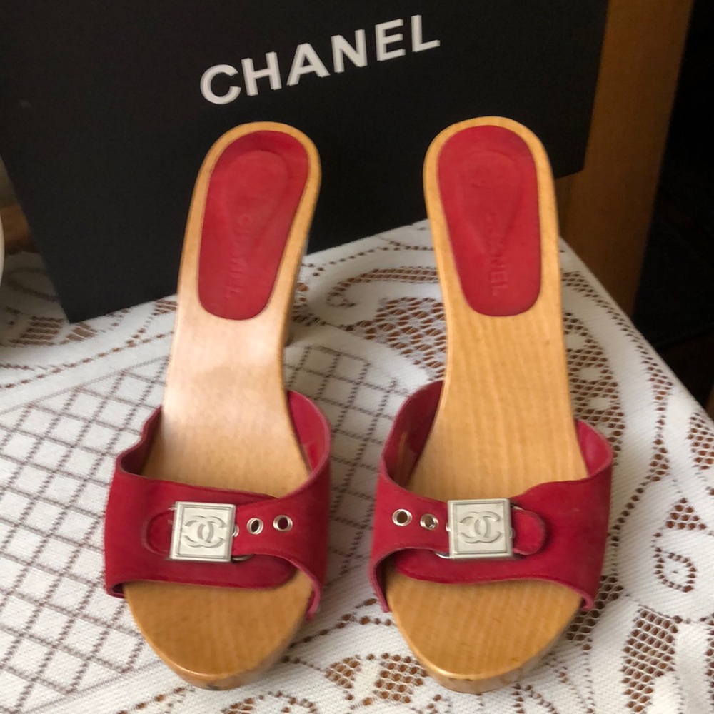 CHANEL Red Mules Elegant Leather Flats